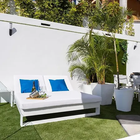 Canela & Bespoke Experiences Vila