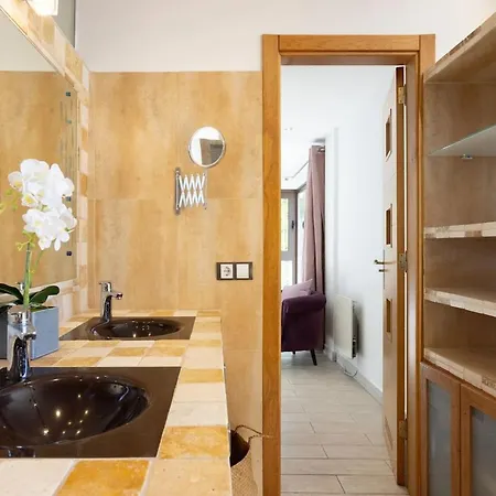 Canela & Bespoke Experiences Vila Sauzal