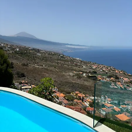 Canela & Bespoke Experiences * Sauzal